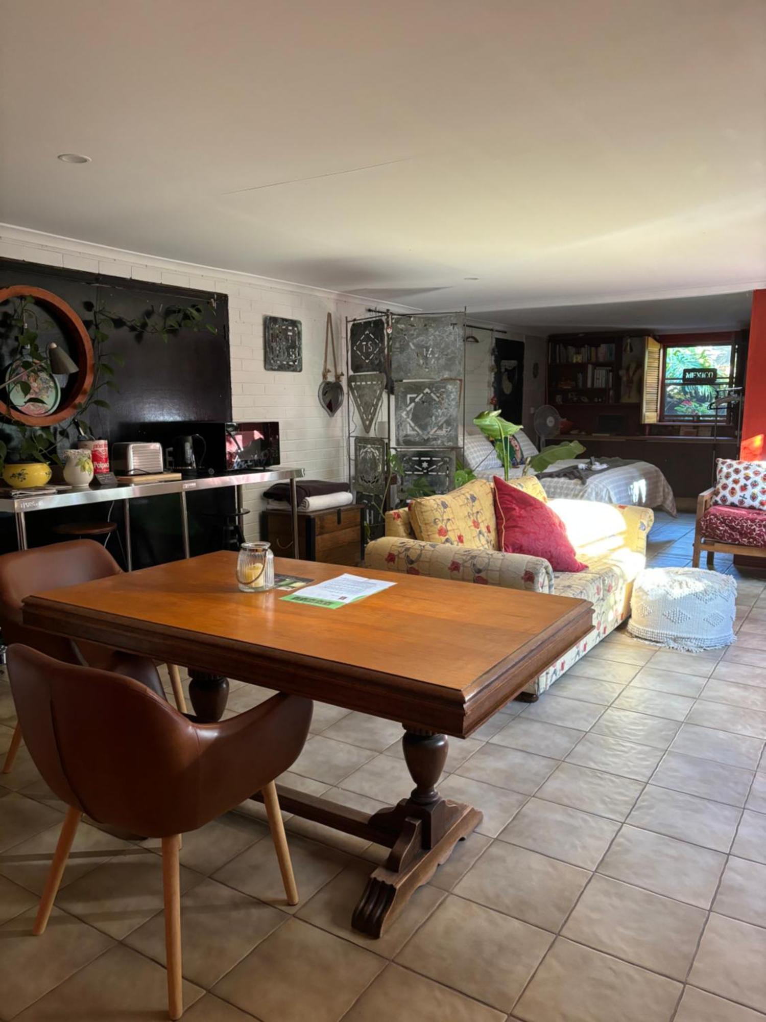 The Studio Rye Luaran gambar